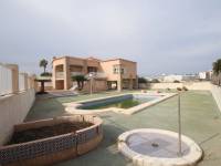 Resale - Villa - Torrevieja - La veleta