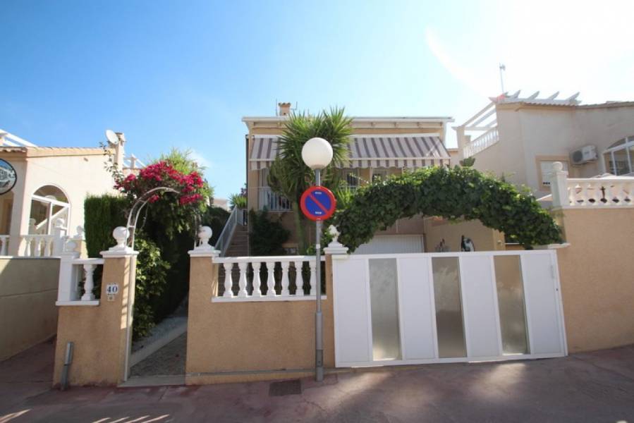 Resale - Villa - Torrevieja - Los altos