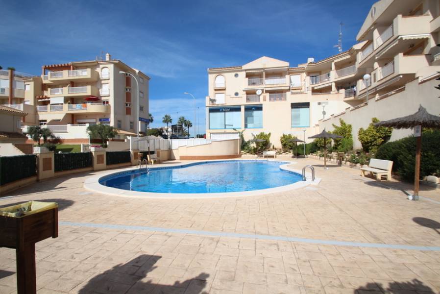 Resale - Apartment - Orihuela Costa - Campoamor