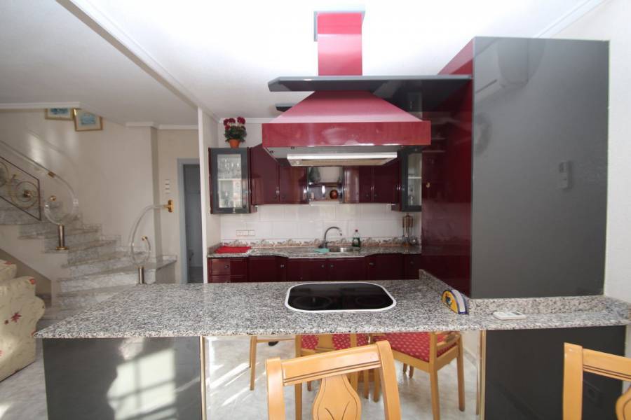 Resale - Villa - Torrevieja - Los altos