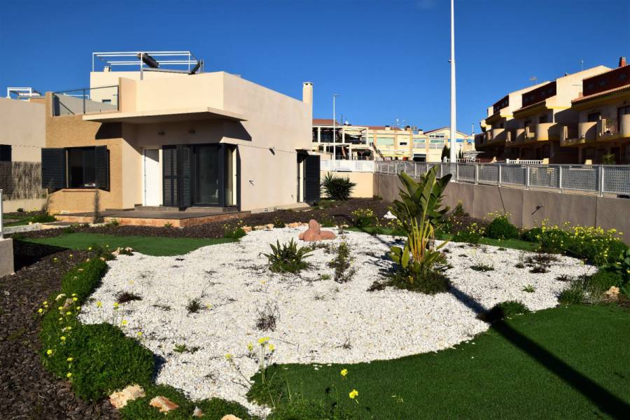 Resale - Villa - Orihuela - La Zenia