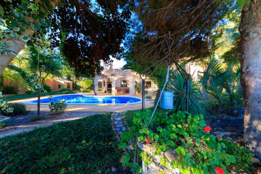 Resale - Villa - Orihuela Costa - Montezenia