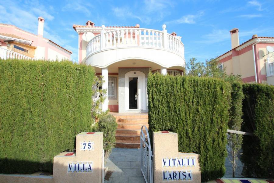 Resale - Villa - Torrevieja - Los altos