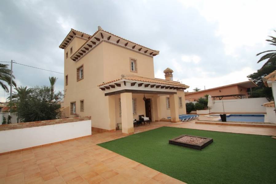 Resale - Villa - Orihuela Costa - Cabo Roig