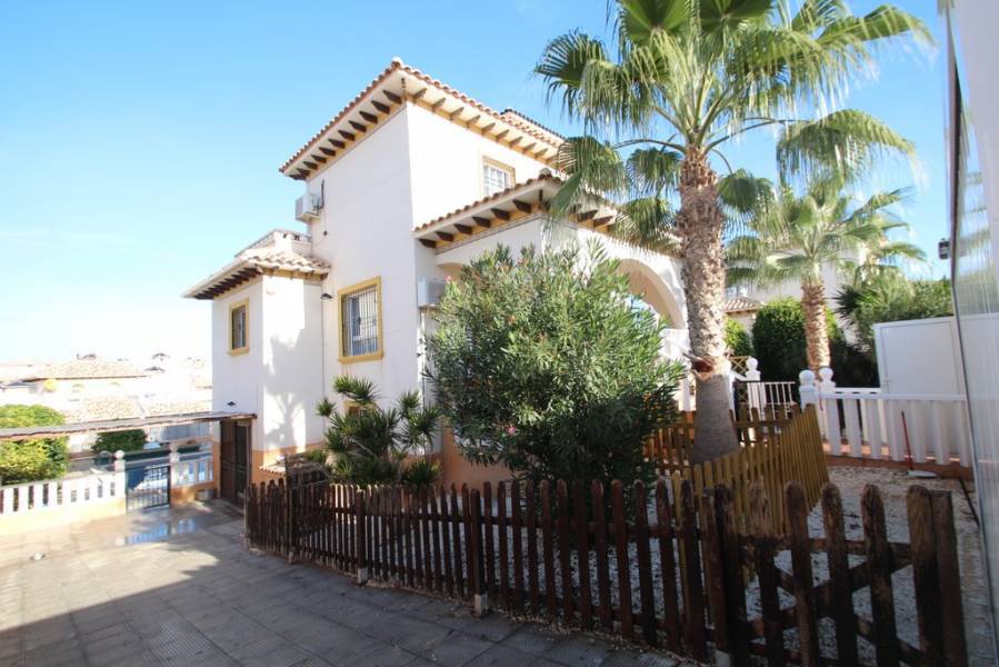 Reventa - Chalet - Orihuela Costa - Montezenia