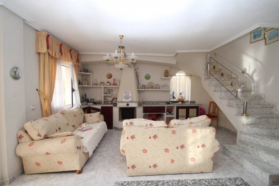 Resale - Villa - Torrevieja - Los altos