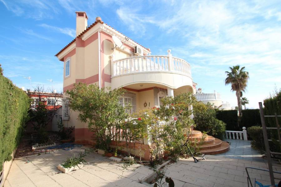 Resale - Villa - Torrevieja - Los altos