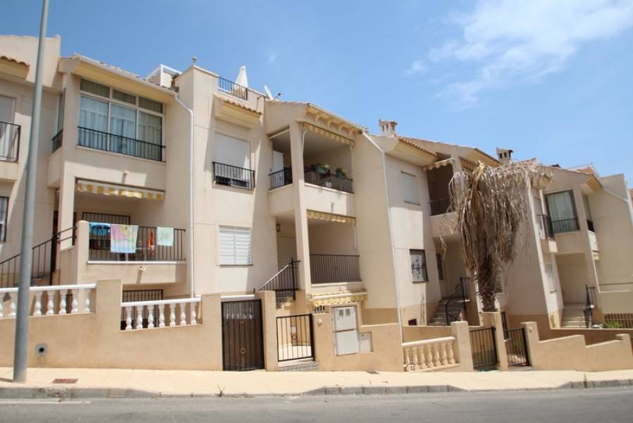 Resale - Apartment - Orihuela Costa - Campoamor