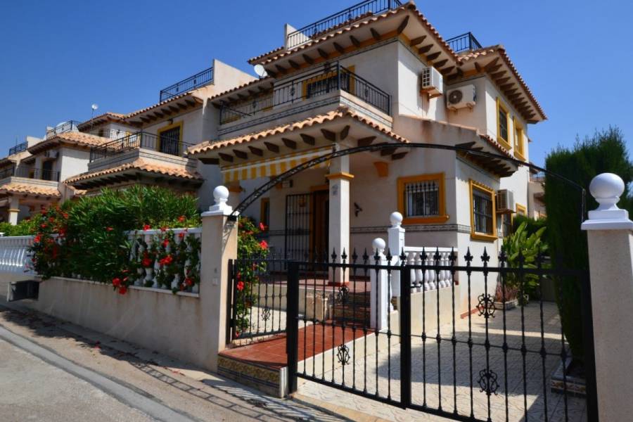 Resale - Chalet - Orihuela Costa - La Regia