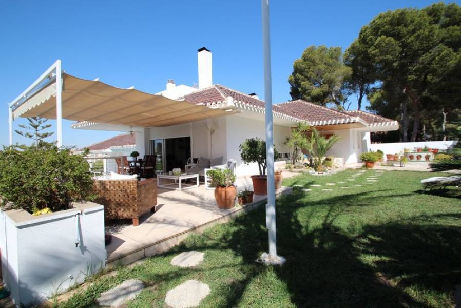 Resale - Villa - Orihuela Costa - Campoamor