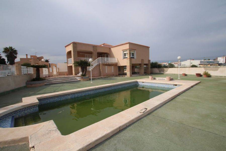 Resale - Villa - Torrevieja - La veleta