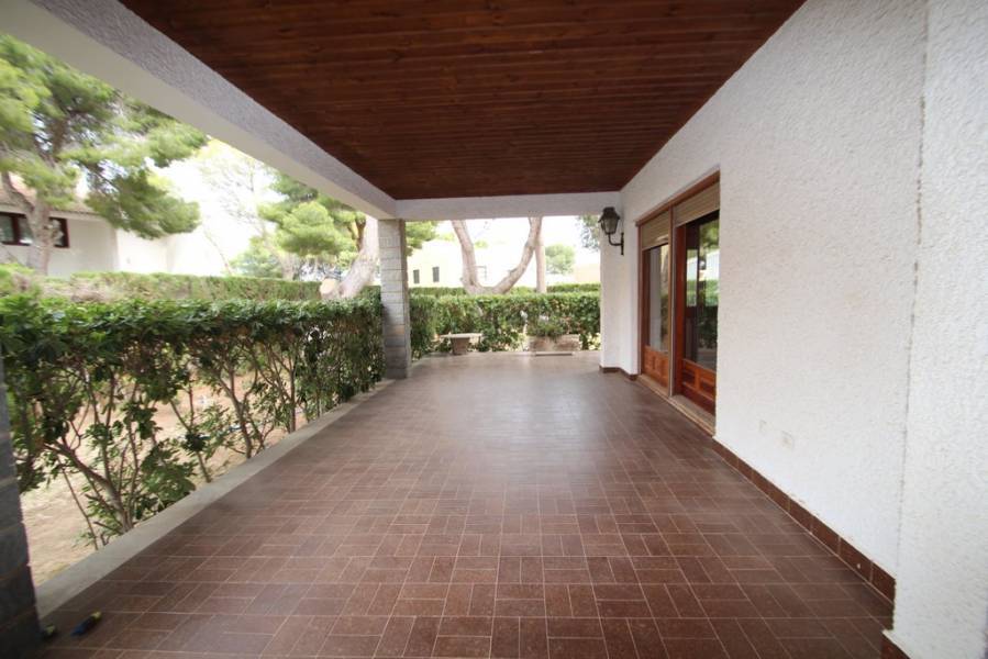 Resale - Villa - Orihuela Costa - Campoamor