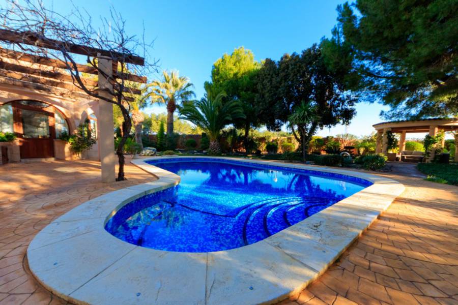 Resale - Villa - Orihuela Costa - Montezenia