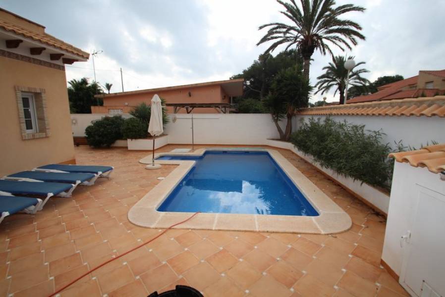 Resale - Villa - Orihuela Costa - Cabo Roig