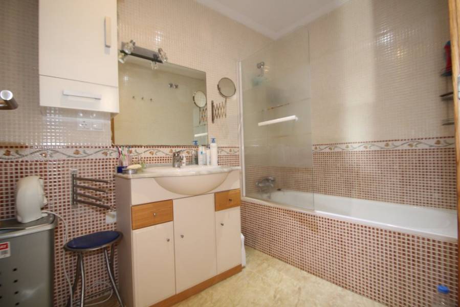 Resale - Apartment - Orihuela Costa - Campoamor