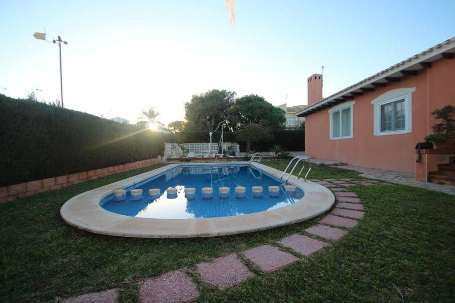 Resale - Villa - Orihuela Costa - Cabo Roig