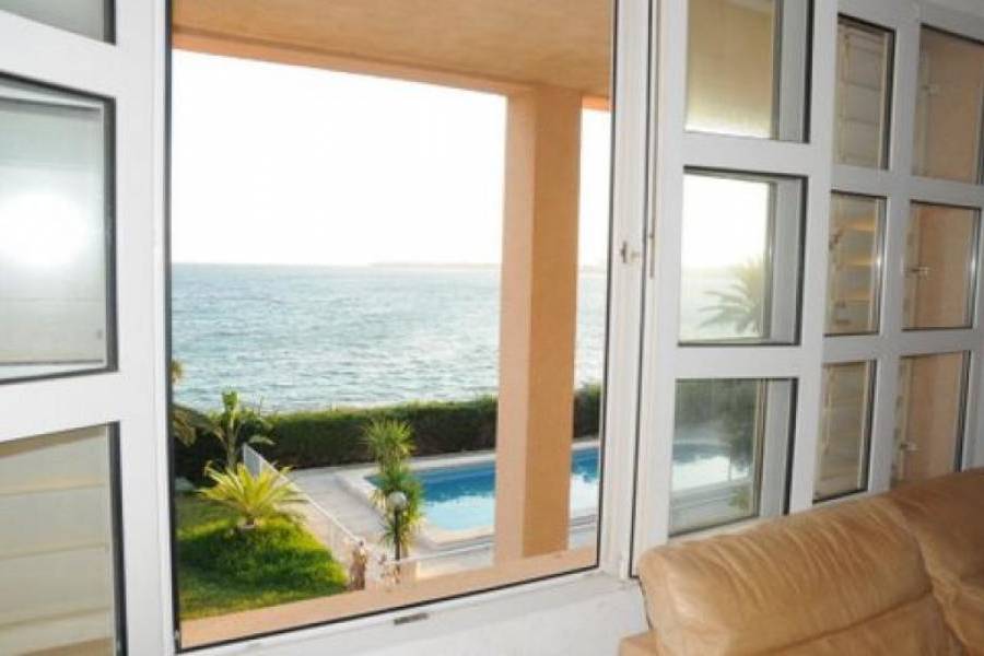 Resale - Villa - Torrevieja - Punta prima